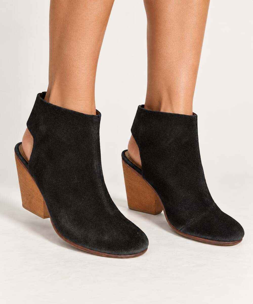 A Détacher Black Suede Wooden Wedge Ankle Booties #0614